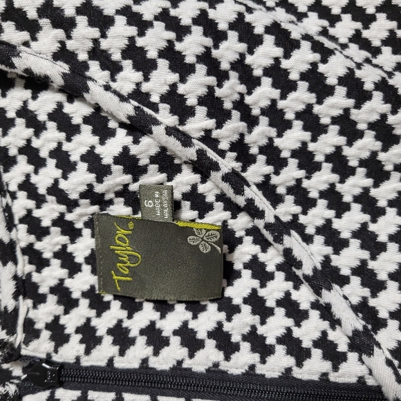 Taylor Dress Size 6 - Picture 5 of 5